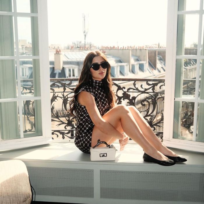 Jade Picon apostou um estilo vintage em Paris