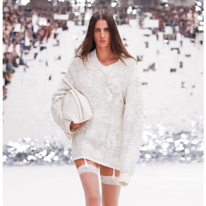 Meia-calça branca pretende dominar o mundo da moda no inverno