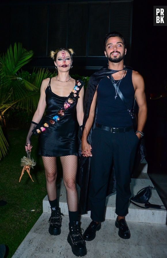 Agatha Moreira e Rodrigo Simas também combinaram fantasia para festa de Halloween de Giovanna Lancellotti