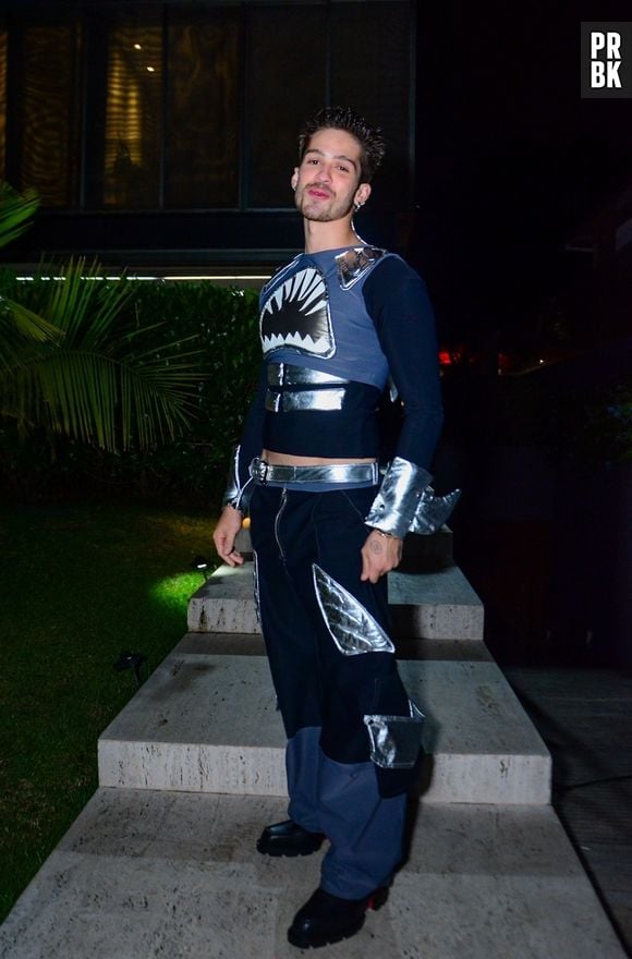 João Guilherme arrasou na fantasia de Sharkboy na festa de Halloween de Giovanna Lancellotti