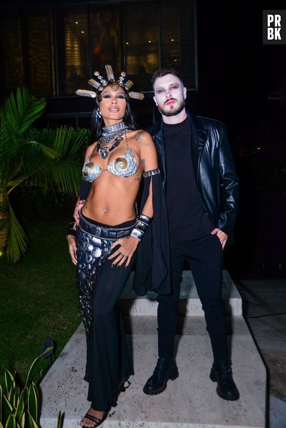 Pocah e Ronan Souza deram o nome nas fantasias na festa de Halloween de Giovanna Lancellotti