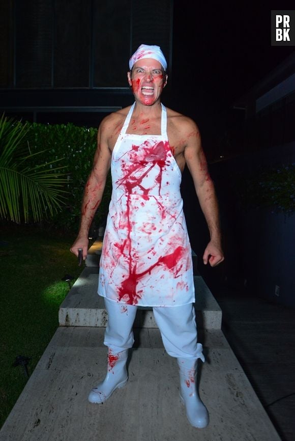 Leandro Lima se fantasiou de açougueiro para festa de Halloween de Giovanna Lancellotti