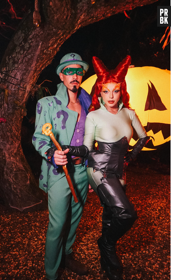 Giovanna Lancellotti e Gabriel David arrasaram nas fantasias em sua festa de Halloween