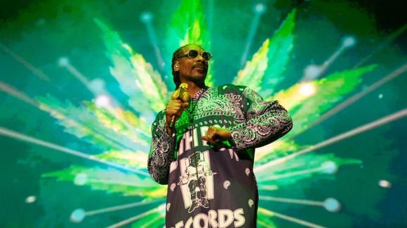 Aos 52 anos, Snoop Dogg decide parar de fumar maconha; conversa com a família motivou a decisão!