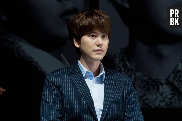 Kyuhyun (Super Junior) leva facada de fã para proteger outro idol. Saiba estado de saúde!