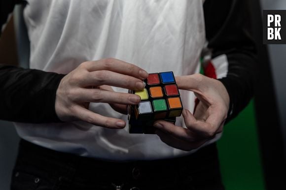 O novo recorde mundial do cubo de Rubik é de 3,134 segundos. E foi perfeitamente registrado em vídeo