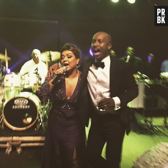 Madrinha do casamento de Thiaguinho e Fernanda Souza, Preta Gil postou várias fotos no Instagram. A estrela cantou na festa!