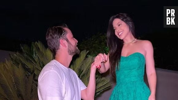 Laís Caldas e Gustavo Marsengo estão noivos! Ex-BBB fez pedido fofo de casamento durante o Natal