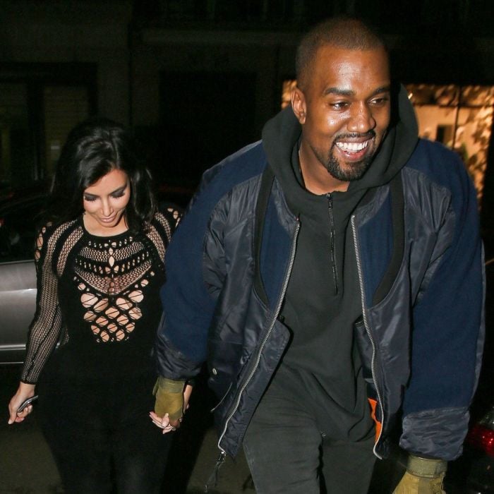  Kanye West era s&amp;oacute; sorrisos com sua mulher, Kim Kardashian, na festa do BRIT Awards 2015 