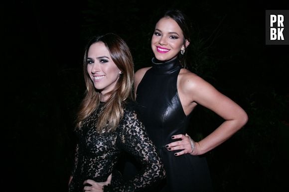 Bruna Marquezine e Tatá Werneck curtiram juntas o prêmio Geração Glamour, idealizado pela revista de moda, na última quinta-feira (26)