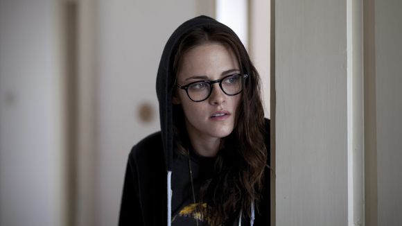 Kristen Stewart comenta zoeira sobre a franquia "Crepúsculo" no filme "Acima das Nuvens"