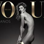 Gisele Bündchen posa nua para capa de revista e em comemoração aos seus 20 anos de carreira