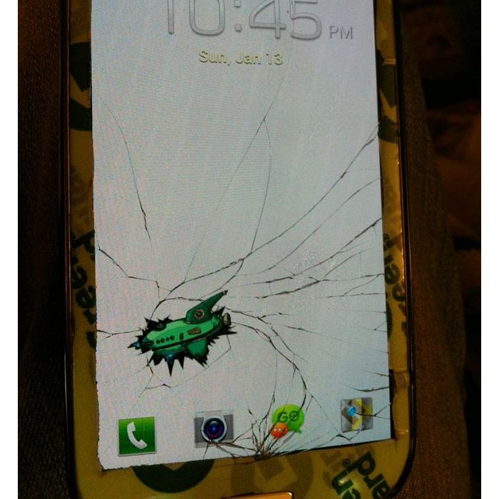  Esse papel de parede para tela de smartphone quebrado &amp;eacute; muito fofo! 