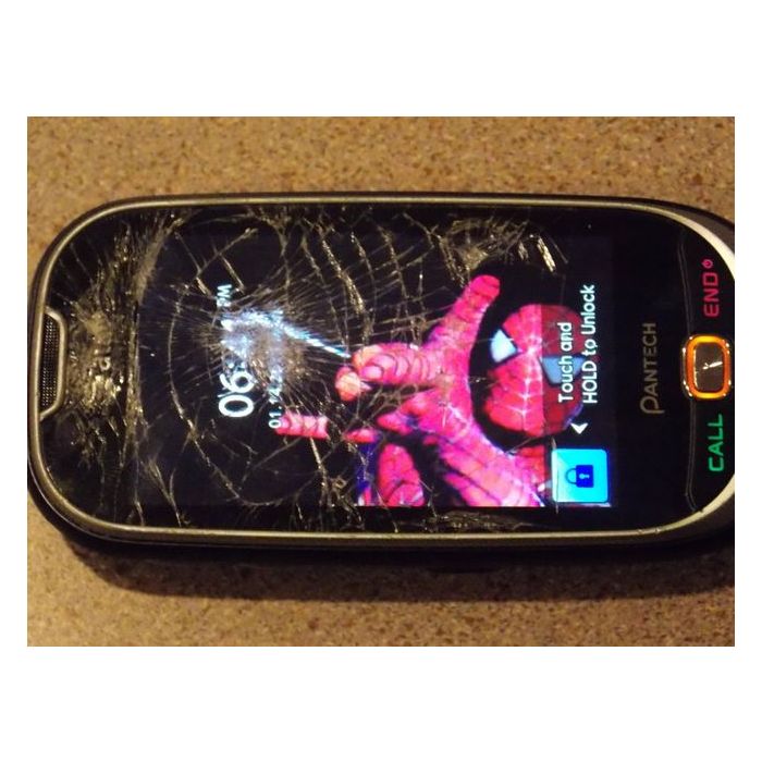 Nem o Homem-Aranha ficou de fora da lista de 10 telas de smartphones quebradas