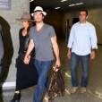 Ian Somerhalder desembarca no Rio de Janeiro com Nikki Reed, sua esposa 