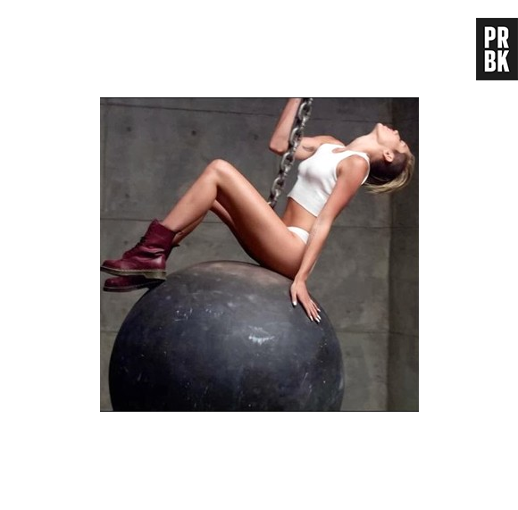 Miley Cyrus sumiu com a corrente no cartaz de Wrecking Ball!