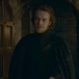 Theon (Alfie Allen) foi buscar Sansa (Sophie Turner) para a sua noite de núpcias em "Game of Thrones"