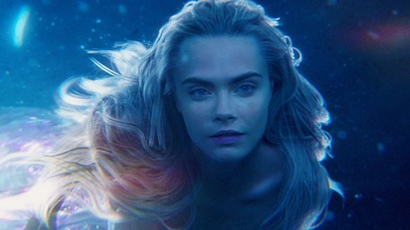 Cara Delevingne em "Peter Pan": novo trailer mostra atriz em dose dupla na pele de uma sereia!