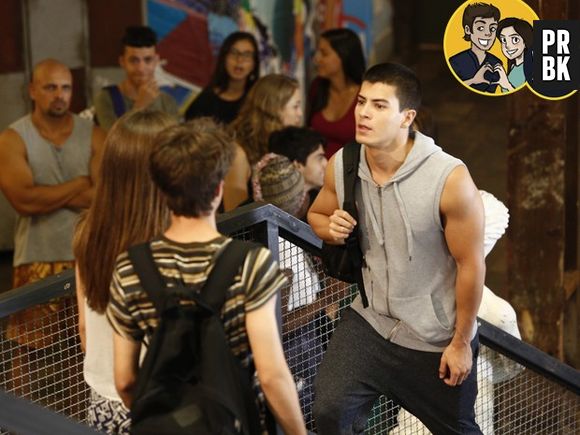 Duca (Arthur Aguiar) pergunta se João (Guilherme Hamacek) e Bianca (Bruna Hamú) estão mesmo namorando em "Malhação"