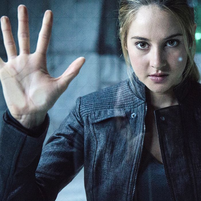  Shailenne Woodley vive a protagonista Tris, hero&amp;iacute;na da s&amp;eacute;rie &quot;Divergente&quot;, e manda muito bem! 