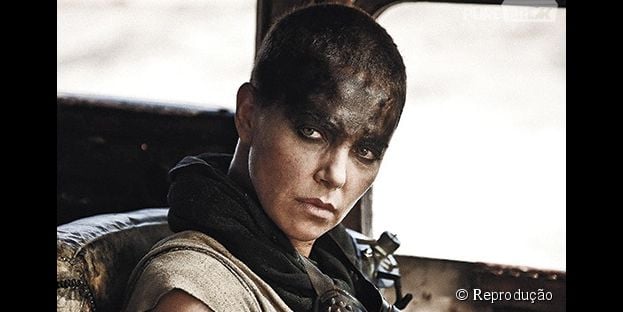 Em "Mad Max: Fury Road",&nbsp;Charlize Theron interpreta a Imperatriz Furiosa e acaba com todo mundo!