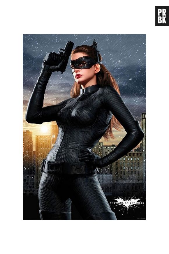 Anne Hathaway viveu a Mulher Gato, em "Batman: O Cavaleiro das Trevas Ressurge" e mandou super bem!