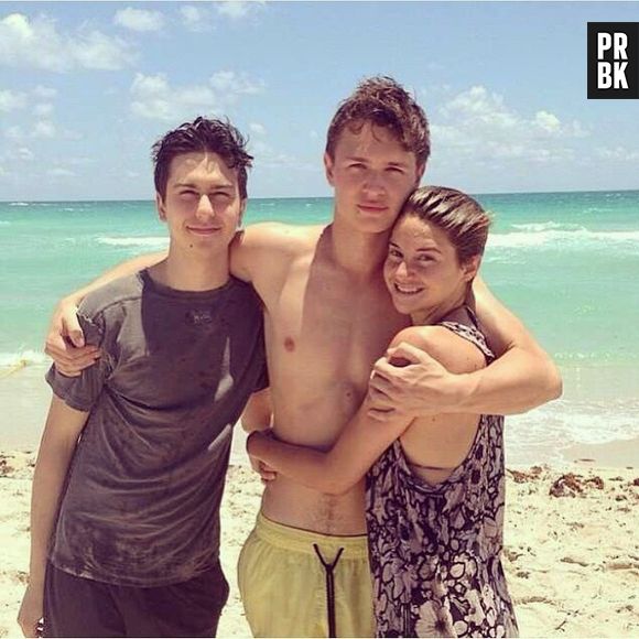 Ao lado de Shailene Woodley e Nat Wolff, Ansel Elgort posta foto do túnel do tempo!