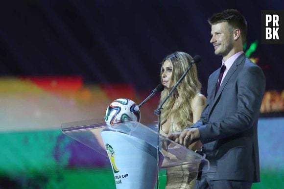 Cerimônia com apresentação de Fernanda Lima e Rodrigo Hilbert definiu os primeiros grupos da Copa 2014