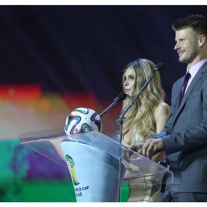 Cerimônia com apresentação de Fernanda Lima e Rodrigo Hilbert definiu os primeiros grupos da Copa 2014