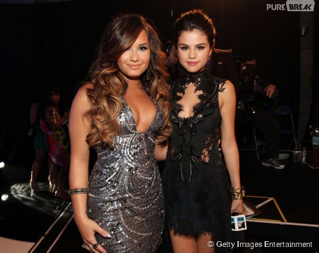Demi Lovato e Selena Gomez devem lan&ccedil;ar seus singles mais ou menos na mesma &eacute;poca!