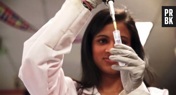 Eesha Khare criou um dispositivo que carrega seu celular em 20 segundos. Esse todo mundo vai querer!