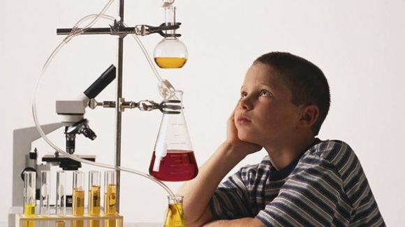 Jovens cientistas: Conheça 10 adolescentes super inteligentes e suas invenções!