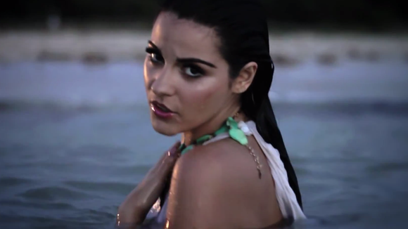 Maite Perroni divulga vídeo sensual para o single "Eclipse de Luna"