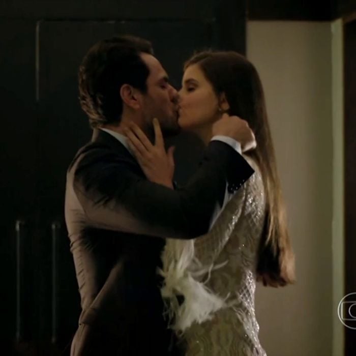 Angel (Camila Queiroz) e Alex (Rodrigo Lombardi) tiveram um romance em &quot;Verdades Secretas&quot;