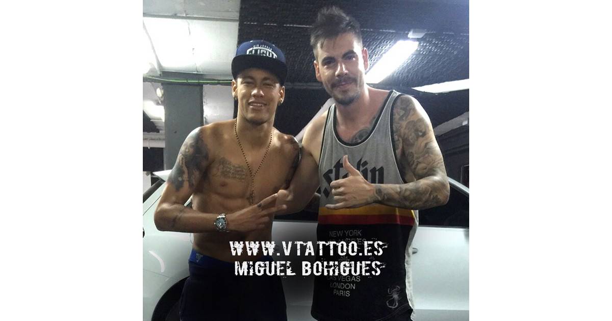 Fãs de Neymar Jr. criticam tattoo com rosto de Rafaella