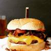 Hamburguer bom é com muito queijo!