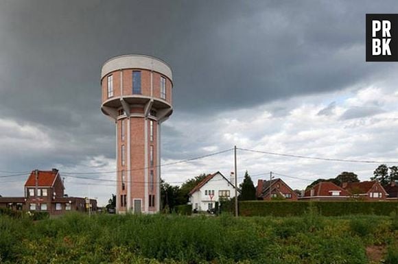 Na Bélgica essa torre de água virou uma casa!