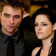  Robert Pattinson e Kristen Stewart terminaram da pior maneira poss&iacute;vel. Depois da gata o ter tra&iacute;do, eles precisaram promover o &uacute;ltimo filme da saga "Crep&uacute;sculo" juntos! 