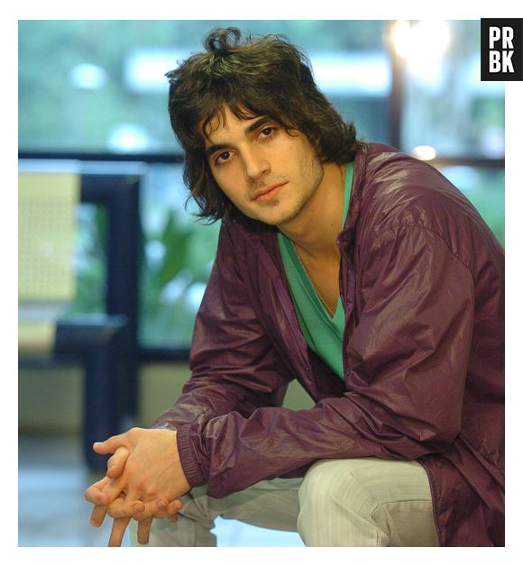 Fiuk é um dos cantores que acabaram fazendo seu primeiro papel na telinha. Ele foi protagonista de "Malhação - ID" e atualmente concilia as duas carreiras