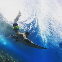 Gabriel Medina é vice-campeão na etapa de Teahupoo, no Taiti, e sobe para a 10ª posição