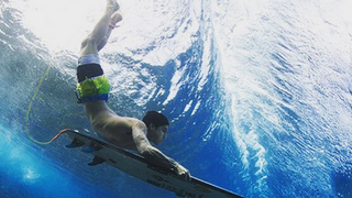 Gabriel Medina é vice-campeão na etapa de Teahupoo, no Taiti, e sobe para a 10ª posição