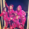 Demi Lovato em festa do pijama com as amigas