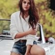 Selena Gomez garante que gosta da sua imagem e diz que as pessoas precisam aceitar o corpo alheio