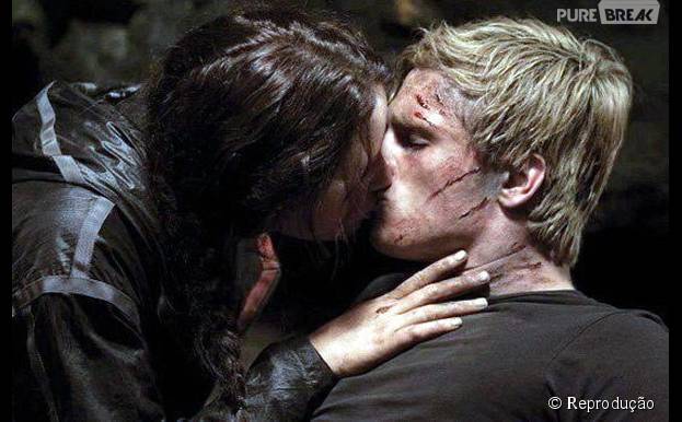 Katniss (Jennifer Lawrence) e Peeta (Josh Hutcherson) paracem estar bastante apaixonados em "Jogos Vorazes", mas o ator não curtiu beijar a moça durante as gravações