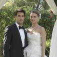 Daniel (Joshua Bowman) descobriu uma bomba em seu casamento com Emily (Emily VanCamp) em "Revenge"!