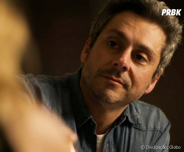 Romero (Alexandre Nero) fica apaixonado por Atena (Giovanna Antonelli) em "A Regra do Jogo"