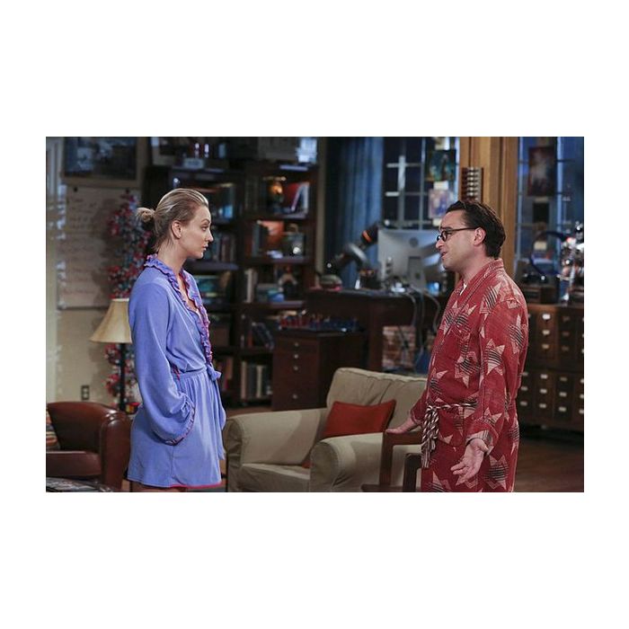 Penny (Kaley Cuoco) e Leonard (Johnny Galecki) têm primeira crise no casamento em &quot;The Big Bang Theory&quot;