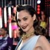 Gal Gadot explicou que peito qualquer mulher pode comprar