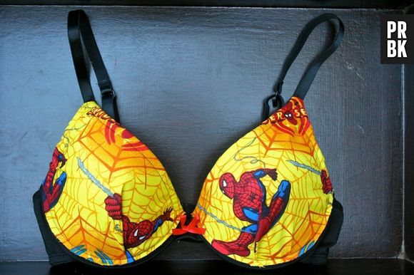 Para quem quiser tirar onda com o sutiã do "Homem Aranha"!