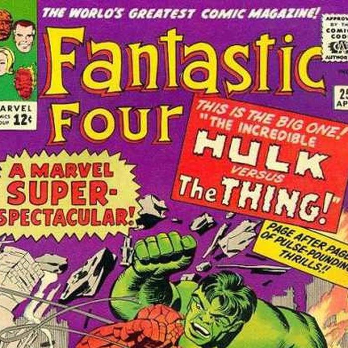 Na 25ª edição da revista do &quot;Quarteto Fantástico&quot;, Hulk descobre que será substituído pelo Capitão América na equipe dos Vingadores. Isso deixa o herói maluco, que sai quebrando tudo. Quem melhor que o Coisa para enfrentá-lo?